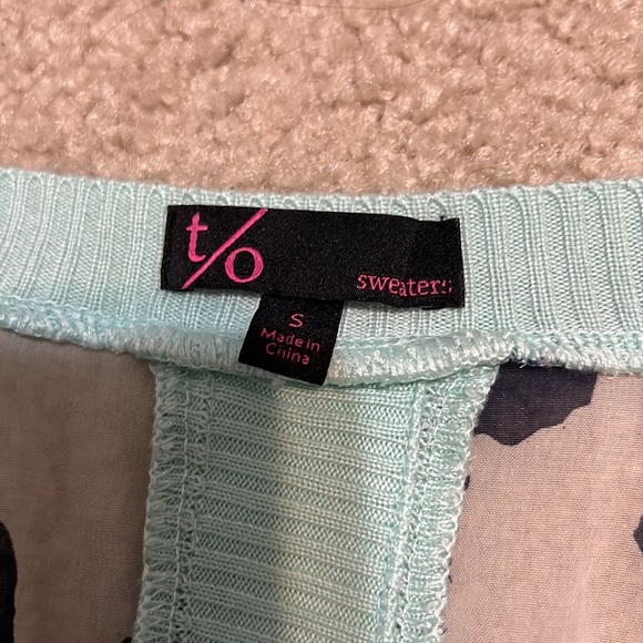 slightly open back printed sweater - Picture 4 of 4